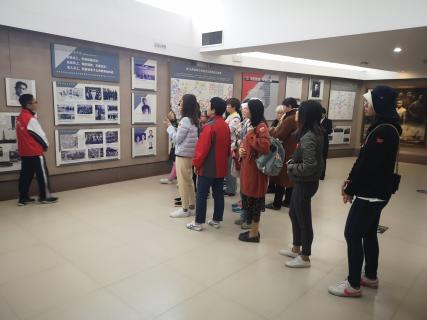 国际人：红色之旅 唤起心中的红色魂