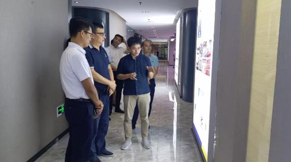 江西赣江新区一行领导到国际人加速器考察调研